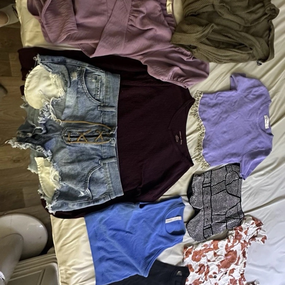 Clothing Bundle (AE, ALTAR’D STATE ETC)